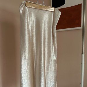 Banana Republic beautiful champagne slip skirt size 10